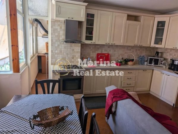 Tirane, jepet me qera apartament 1+1 Kati 2, 70 m² 540 € (Rruga e Kavajes)