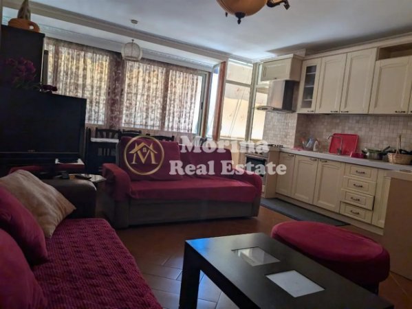 Tirane, jepet me qera apartament 1+1 Kati 2, 70 m² 540 € (Rruga e Kavajes)