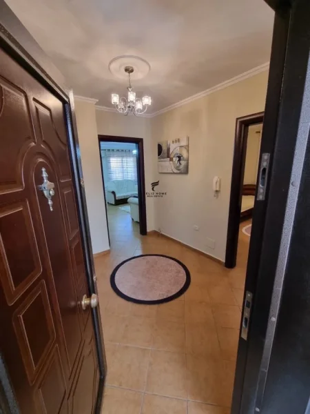 Tirane, jepet me qera apartament 2+1 Kati 2, 70 m² 600 € (ISH STACIONI TRENIT)