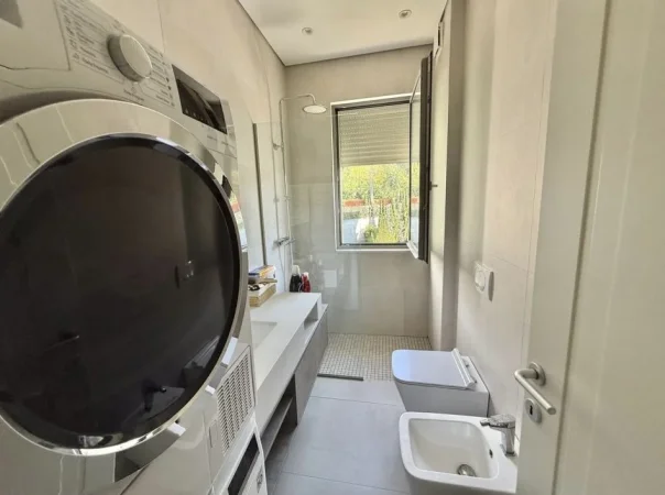 Tirane, shitet apartament , 130 m² 460.000 € 