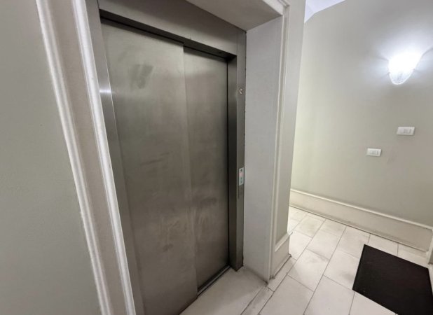 Tirane, shitet apartament , 130 m² 460.000 € 