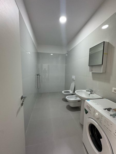 Tirane, jepet me qera apartament 1+1 Kati 3, 55 m² 400 € (Paskuqan)