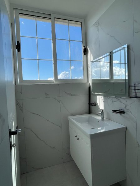 Tirane, shitet apartament 2+1+Ballkon Kati 4, 110 m² 258.000 € (Perball Delijorgjit)