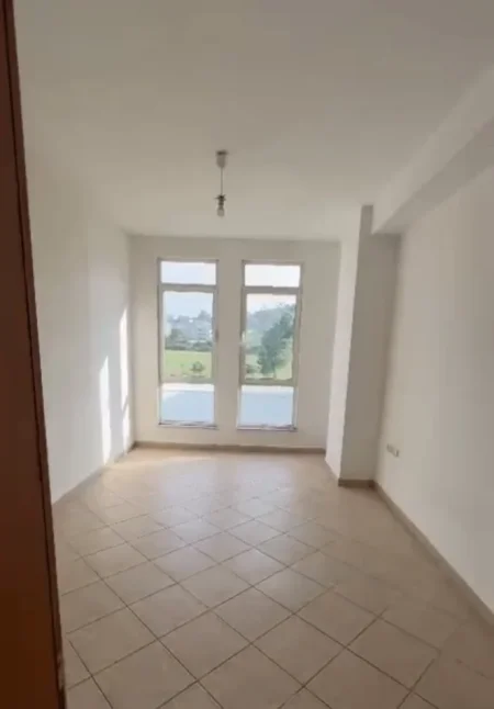 Tirane, shitet apartament 2+1+Ballkon Kati 2, 105 m² 126.000 € (Astir Me Hipoteke 1200€/m2)