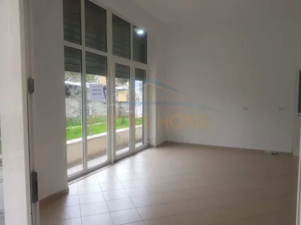 0683487469 Tirane, jepet me qera ambjent biznesi Kati 0, 33 m² 350 € (Prane Fushes Alidem)