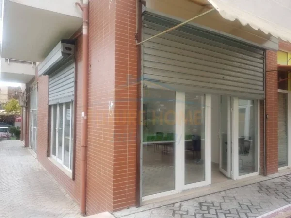 0683487469 Tirane, jepet me qera ambjent biznesi Kati 0, 33 m² 350 € (Prane Fushes Alidem)