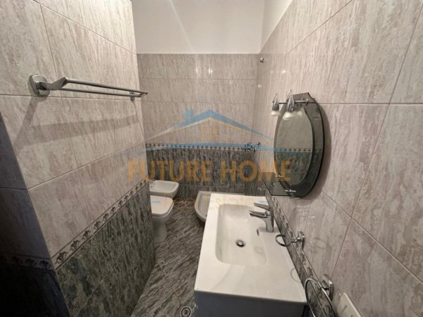 0683487469 Tirane, jepet me qera apartament 1+1 Kati 3, 57 m² 420 € (Rruga e Elbasanit)