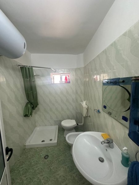 Durres, jepet me qera apartament 2+1 Kati 2, 80 m² 300 € (DURRES LAGJA 16)