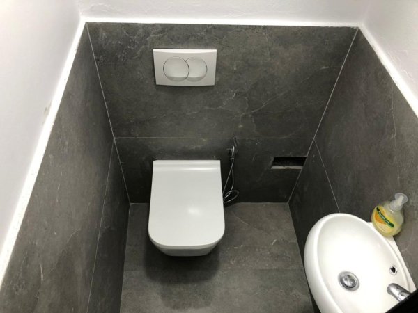 Tirane, jepet me qera ambjent biznesi Kati 0, 21 m² 500 € (Selvia)