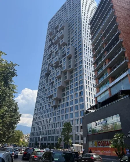 Tirane, shitet ambjent biznesi , 460 m² 2.300.000 € 