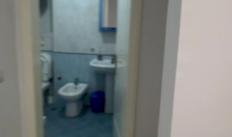 Tirane, jepet me qera zyre , 65 m² 600 € (Rruga Sami Frasheri)