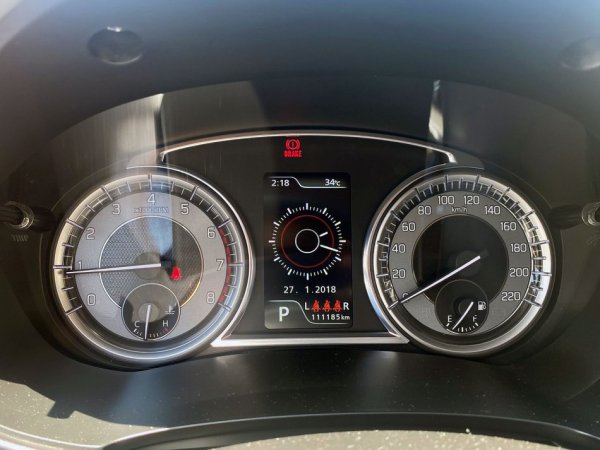 Tirane, shes SUV | Xhip SUZUKI Benzin, e bardhë automatik Klima 111.200 km 10.900 €