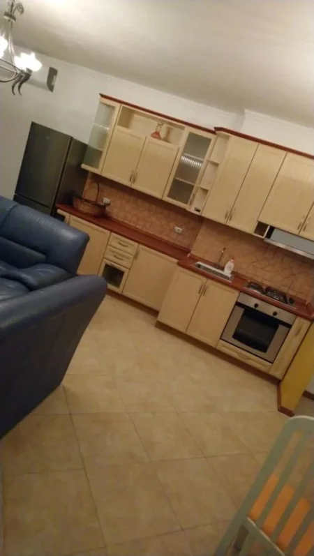 Tirane, jepet me qera apartament 2+1 Kati 8, 80 m² 750 € (Le Bon, Mine Peza)
