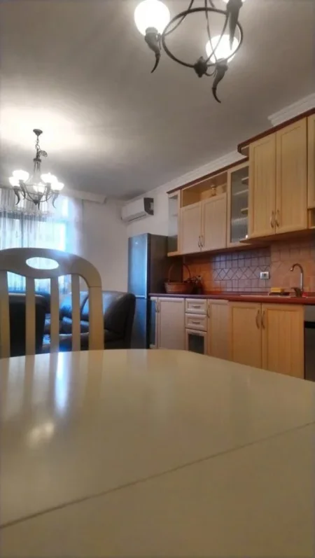 Tirane, jepet me qera apartament 2+1 Kati 8, 80 m² 750 € (Le Bon, Mine Peza)