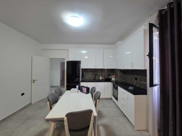 Tirane, shes apartament 2+1 Kati 2, 115 m² 153.000 € (shkoze)
