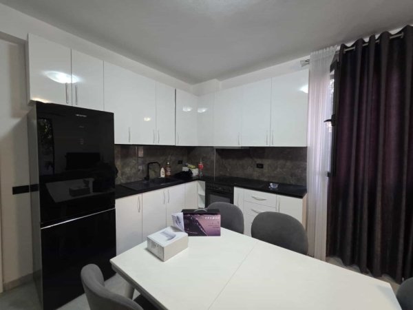 Tirane, shes apartament 2+1 Kati 2, 115 m² 153.000 € (shkoze)