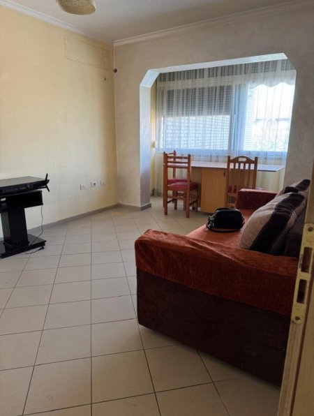 Tirane, shes apartament 1+1+Ballkon Kati 4, 53 m² 105.000 € (Pas Bar Votra te Brryli)