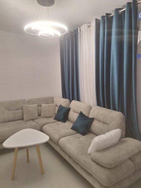 Tirane, jepet me qera apartament 2+1+Ballkon Kati 1, 85 m² 550 € 