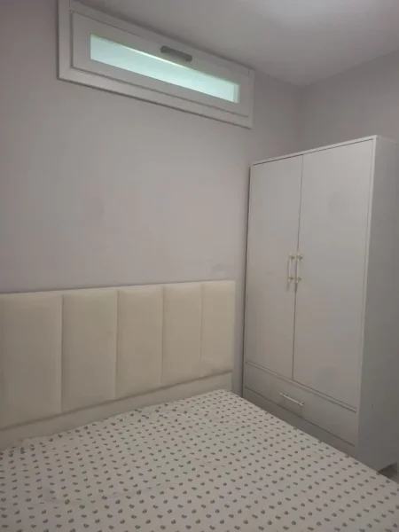 Tirane, jepet me qera apartament 2+1+Ballkon Kati 1, 85 m² 550 € 