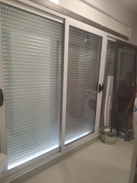 Tirane, jepet me qera apartament 2+1+Ballkon Kati 1, 85 m² 550 € 