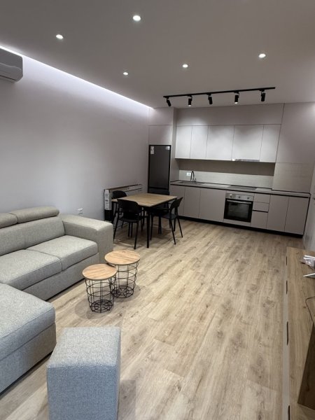 Tirane, jepet me qera apartament 1+1+Ballkon Kati 2, 65 m² 550 € (Rruga marie kraja)