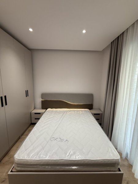 Tirane, jepet me qera apartament 1+1+Ballkon Kati 2, 65 m² 550 € (Rruga marie kraja)
