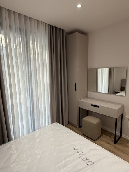 Tirane, jepet me qera apartament 1+1+Ballkon Kati 2, 65 m² 550 € (Rruga marie kraja)