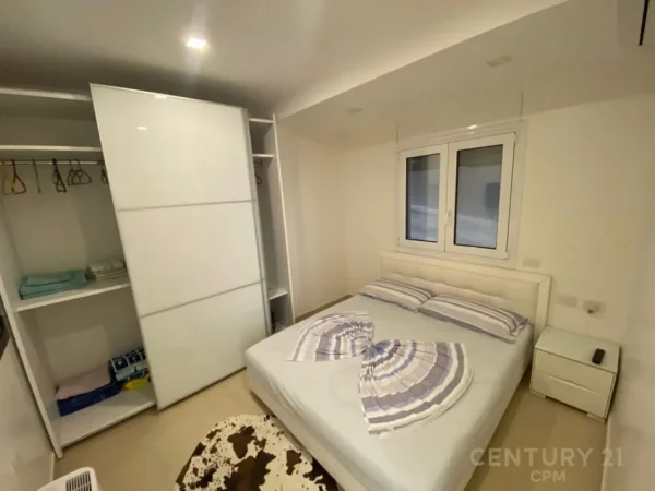 Durres, shitet apartament 4+1+Aneks+Ballkon Kati 0, 158 m² 298.000 € (Qerret)
