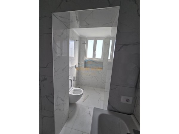 Tirane, shitet apartament 2+1+Ballkon Kati 6, 55 m² 128.000 € 