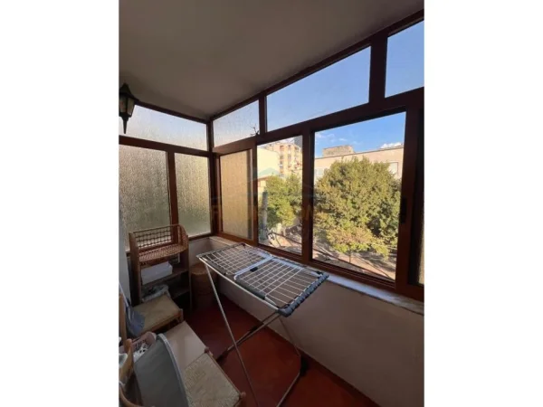 Tirane, shitet apartament 2+1+Ballkon Kati 3, 42 m² 135.000 € 