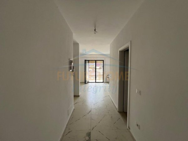 Tirane, jepet me qera apartament 1+1 per Zyra ose Klinika Kati 3, 72 m² 600 € (Shkolla e Baletit)