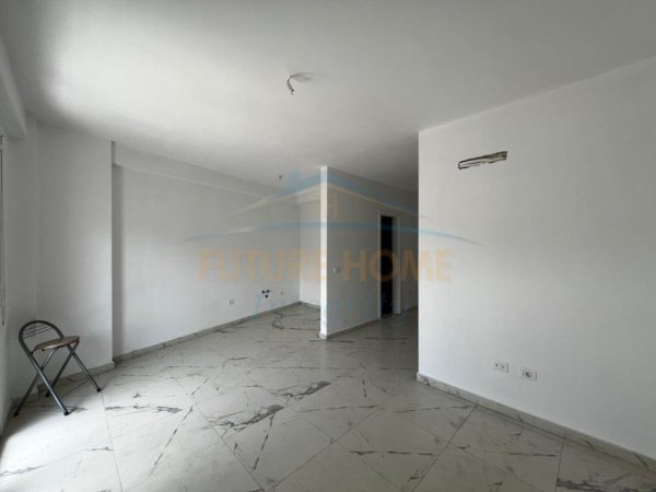 Tirane, jepet me qera apartament 1+1 per Zyra ose Klinika Kati 3, 72 m² 600 € (Shkolla e Baletit)