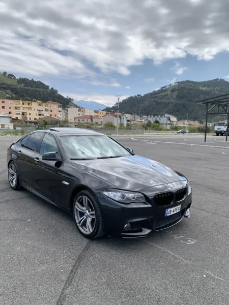 Tirane, shitet makine Bmw seria 5 f10 look m5 Benzin+Gaz, e zeze automatik Kondicioner 24.000 km 10.000 €
