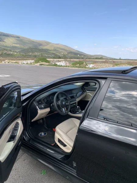 Tirane, shitet makine Bmw seria 5 f10 look m5 Benzin+Gaz, e zeze automatik Kondicioner 24.000 km 10.000 €