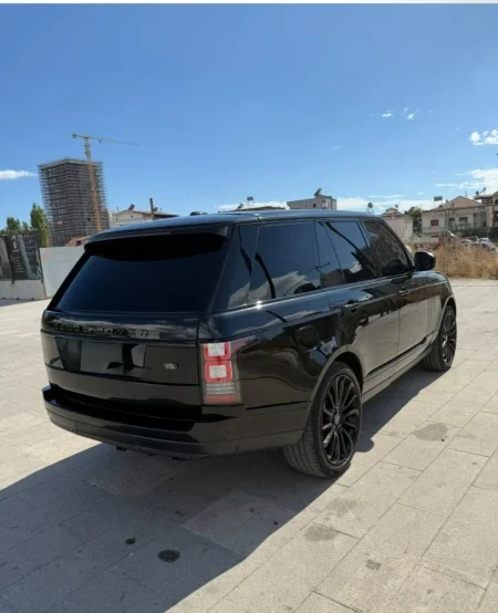Tirane, shitet makine Range Rover Vogue Benzin, e zeze automatik Kondicioner 214.000 km 21.000 €