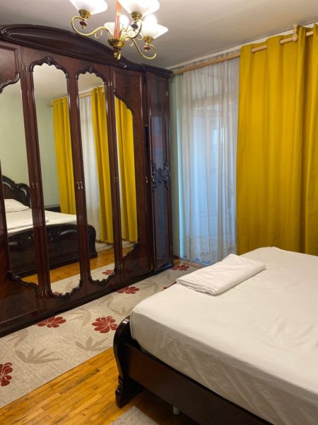 Tirane, jepet me qera apartament 1+1+Aneks Kati 6, 70 m² 600 € (Qender- 15 katëshi)