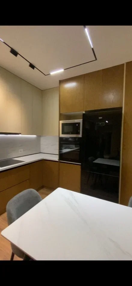 Tirane, jepet me qera apartament 2+1+Ballkon Kati 3, 100 m² 500 € (Unaza e Re, Paskuqan)