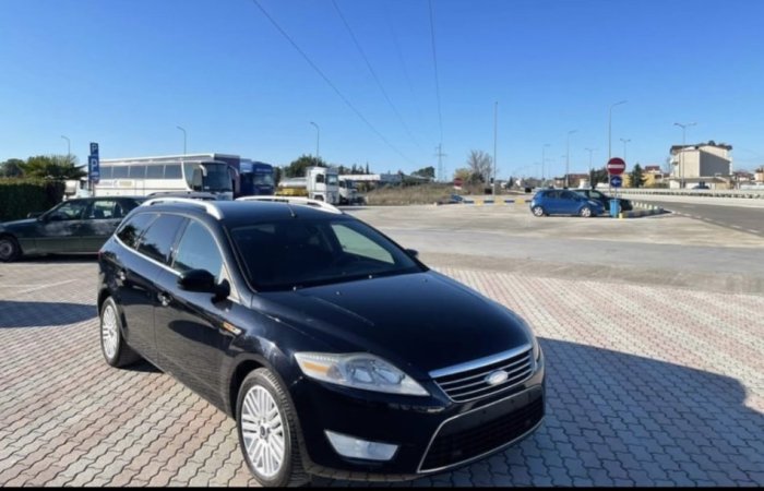 Tirane, shitet makine me portobagazh Ford Mondeo Nafte, e zeze manuale Klima 171.000 km 4.500 €