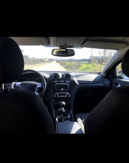 Tirane, shitet makine me portobagazh Ford Mondeo Nafte, e zeze manuale Klima 171.000 km 4.500 €