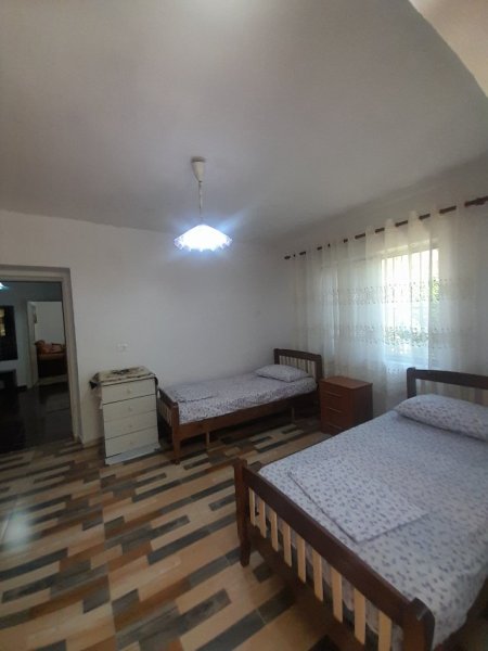 Apartament  me Qera 2+1,Mobiluar, 400 tek Rruga Dibrës- Tiranë