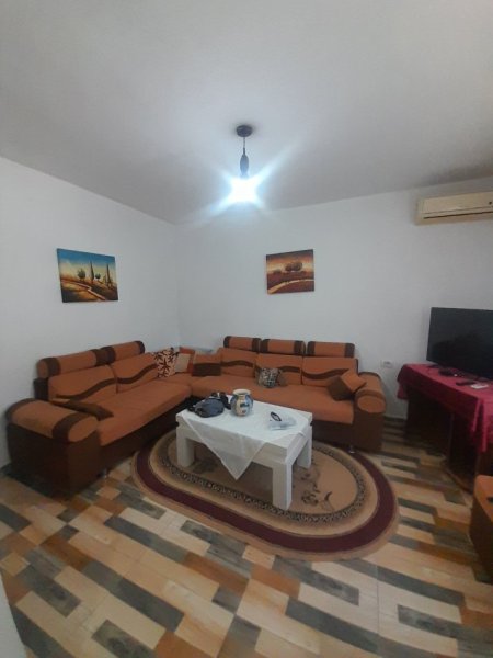 Apartament  me Qera 2+1,Mobiluar, 400 tek Rruga Dibrës- Tiranë