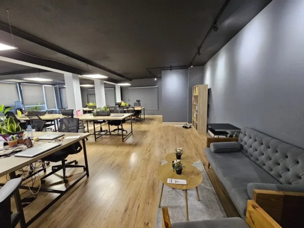 Tirane, shitet apartament+verande | Penthouse 2+1+Aneks+Ballkon Kati 12, 277 m² 900.000 € (Sheshi Nene Tereza)