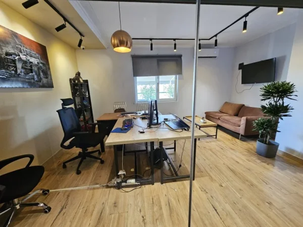 Tirane, shitet apartament+verande | Penthouse 2+1+Aneks+Ballkon Kati 12, 277 m² 900.000 € (Sheshi Nene Tereza)