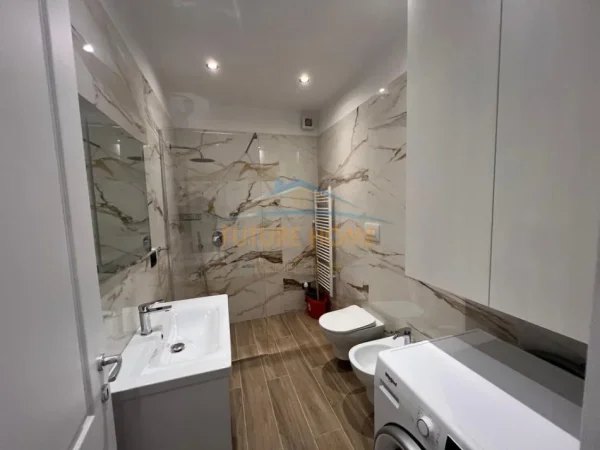 Tirane, jepet me qera apartament 2+1+Ballkon Kati 3, 97 m² 1.500 € 