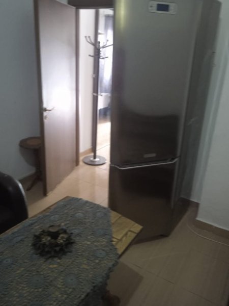 Tirane, jepet me qera apartament 1+1 Kati 0, 60 m² 250 € (Rruga e Thesarit ne Fresk)