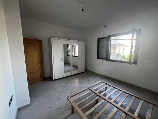 Tirane, jepet me qera apartament 2+1 Kati 2, 100 m² 300 € 