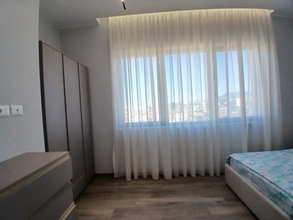 Tirane, jepet me qera apartament 1+1 Kati 5, 550 € 