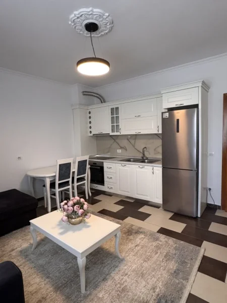 Tirane, jepet me qera apartament 1+1 Kati 4, 75 m² 370 € (Rruga rexhep bastari)