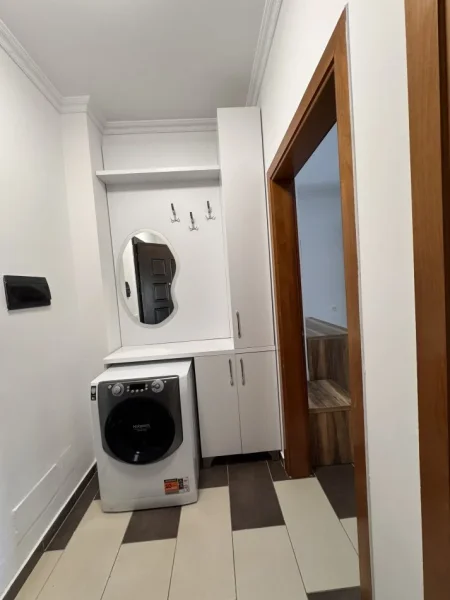 Tirane, jepet me qera apartament 1+1 Kati 4, 75 m² 370 € (Rruga rexhep bastari)