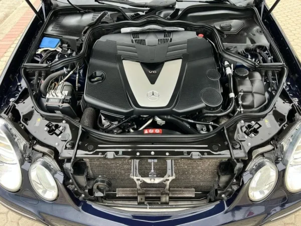 Tirane, shes makine Nafte, blu e errët automatik Klima 253.000 km 6.500 €